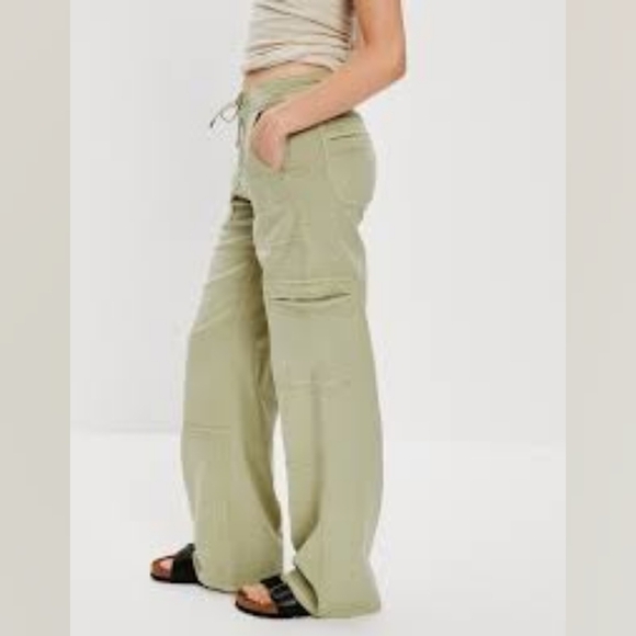 American Eagle Casual Cargo Wide Leg  Cream Pants, Size 18 - Picture 4 of 12